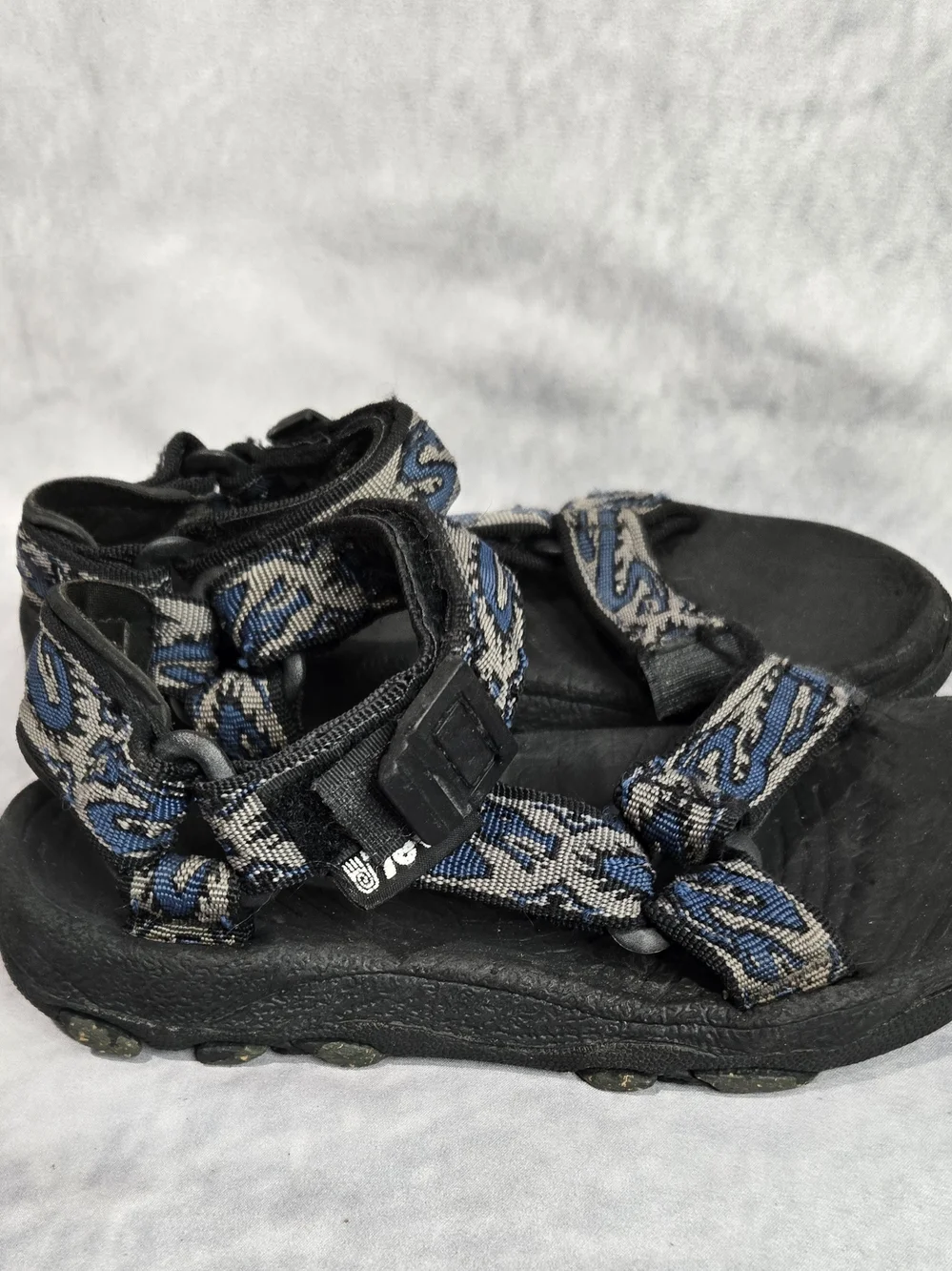 vintage Teva Terradactyl hiking sandals
